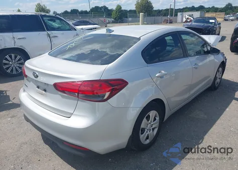 2017 Kia Forte Lx z USA, uszkodzony, nr VIN 3KPFK4A77HE047925